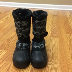 Boys winter boots
